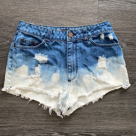 Sz 29 BDG Urban Outfitters High Rise Cheeky ombré blue to bleach shorts EUC - Picture 3 of 8